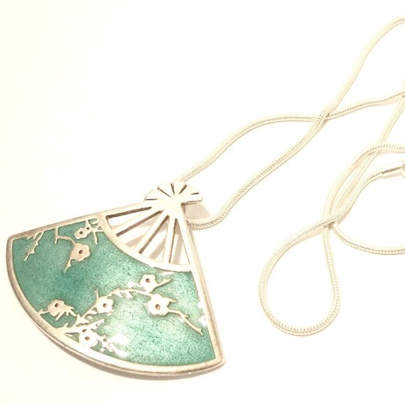 Foxy - Silver Toned Necklace with Enamel Fan Pendant - Picture 10 of 12